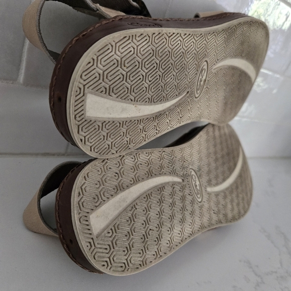 Chaco Wayfarer Tan Leather Flat Sandals Size 7 Womens - Picture 7 of 8